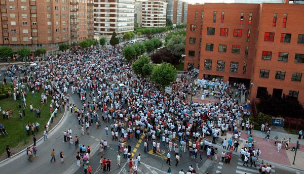 ·Actualización· Unos 10.000 burgaleses piden el rescate del Hospital Universitario