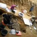 La Sociedad de Ciencias Aranzadi realiza las exhumaciones. BC