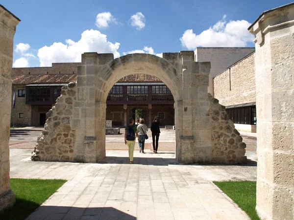 La UBU convoca ayudas para prácticas forzosas fuera de Burgos