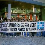 Unos 50 trabajadores de Río Vena mostraron una pancarta. IAC
