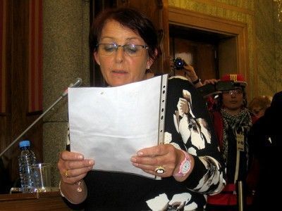 Mª Amor Manero mostró la indignación ciudadana ante un Burgos militarizado. PCR